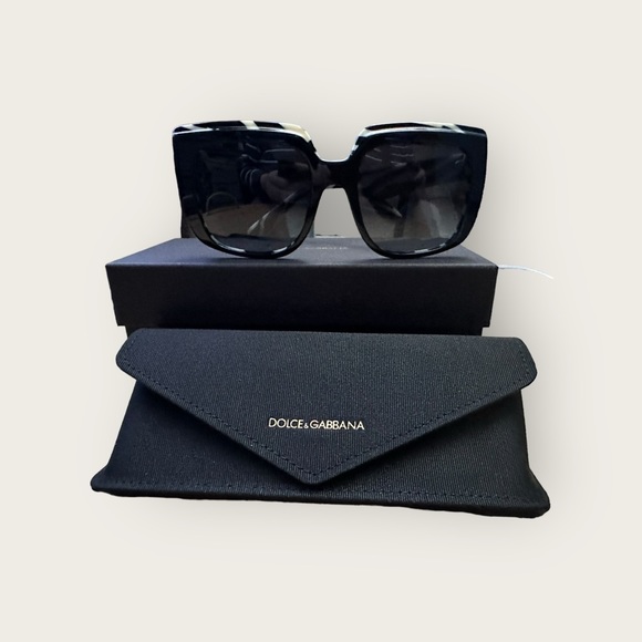 🕶️NWT Dolce & Gabbana 💯 Authentic sunglasses in black/white zebra design.🕶️ - Picture 2 of 10